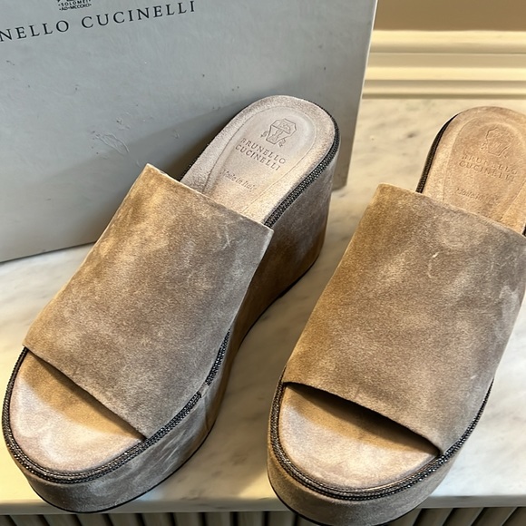 Excellent condition. Never worn platform suede sandals - Picture 3 of 5